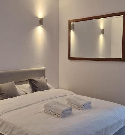 Modern House Hotel Sighetu Marmaţiei Eksteriør billede