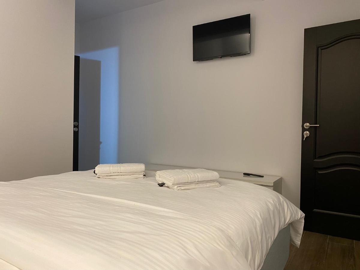 Modern House Hotel Sighetu Marmaţiei Eksteriør billede