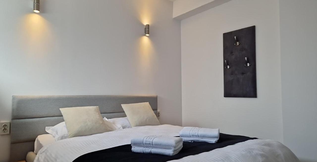 Modern House Hotel Sighetu Marmaţiei Eksteriør billede